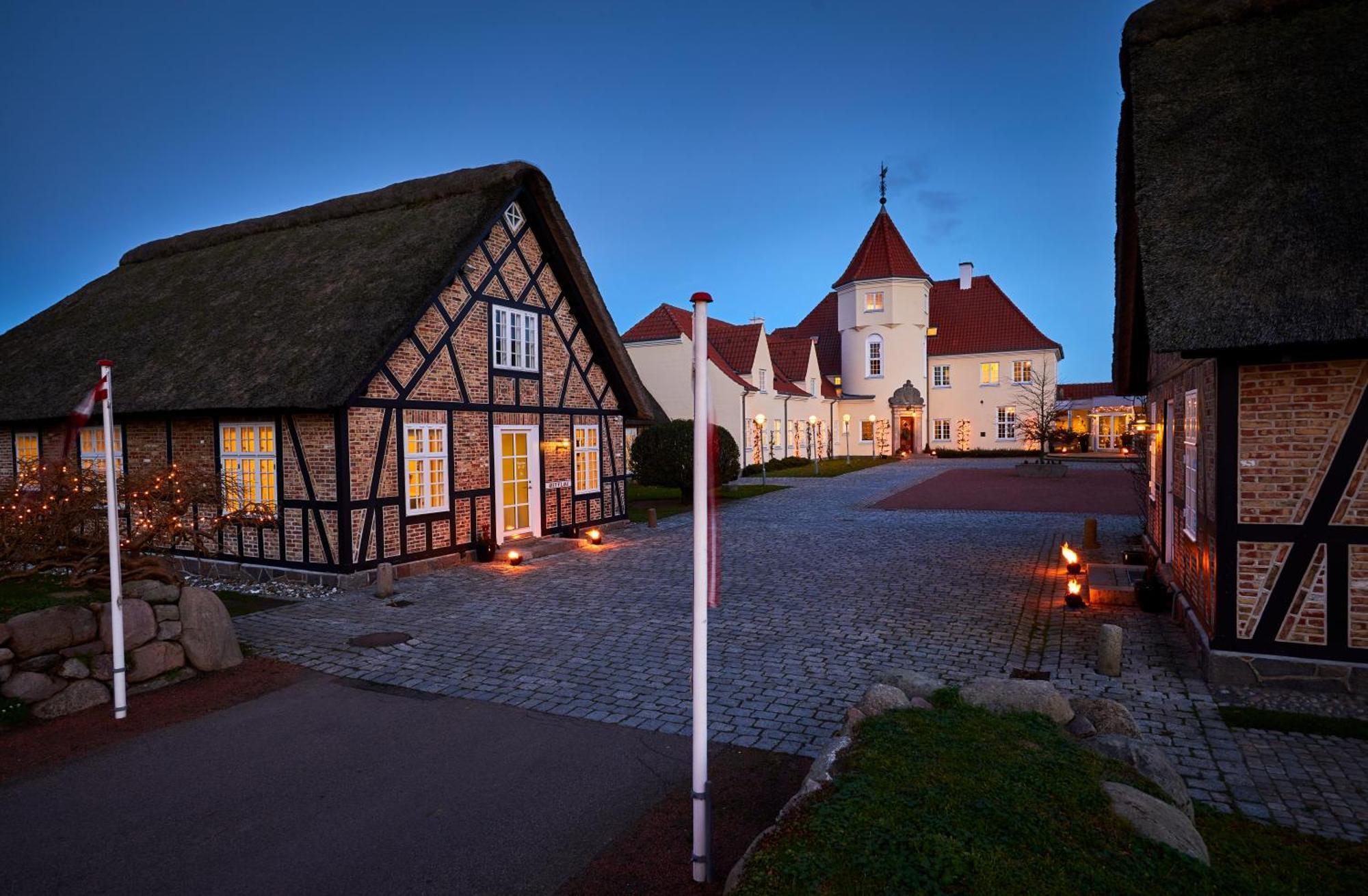Gl. Avernaes Sinatur Hotel & Konference Ebberup Экстерьер фото