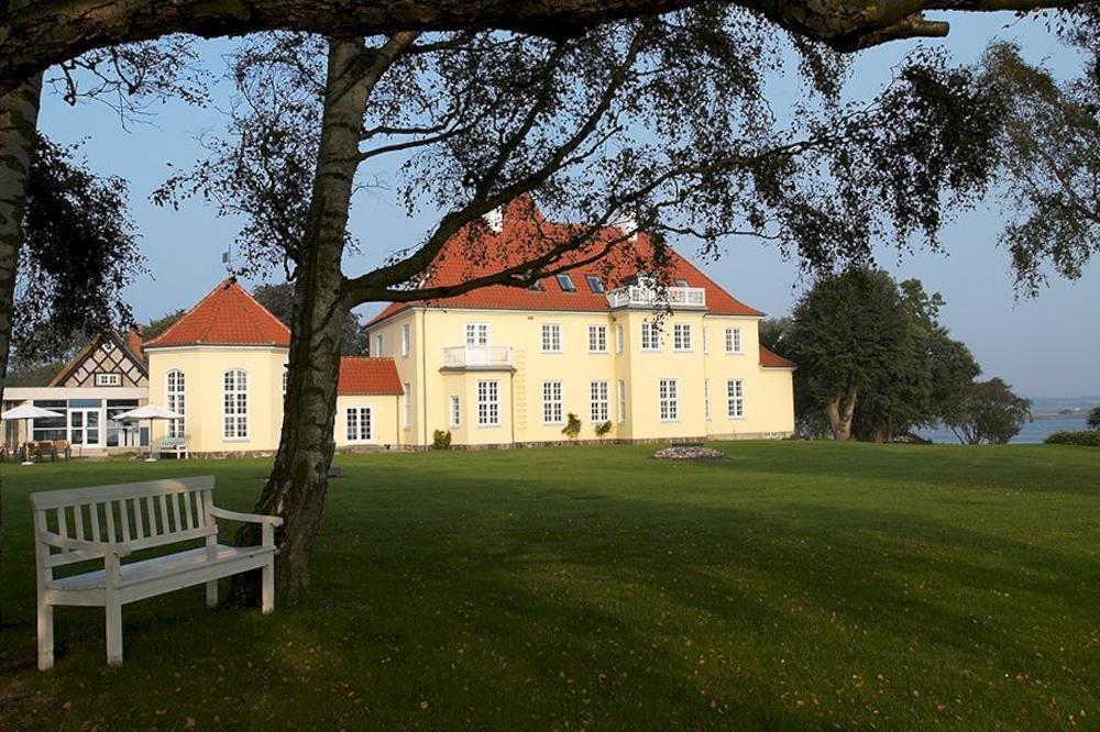 Gl. Avernaes Sinatur Hotel & Konference Ebberup Экстерьер фото