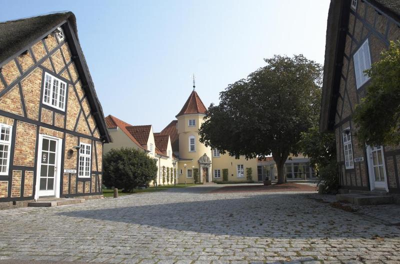 Gl. Avernaes Sinatur Hotel & Konference Ebberup Экстерьер фото